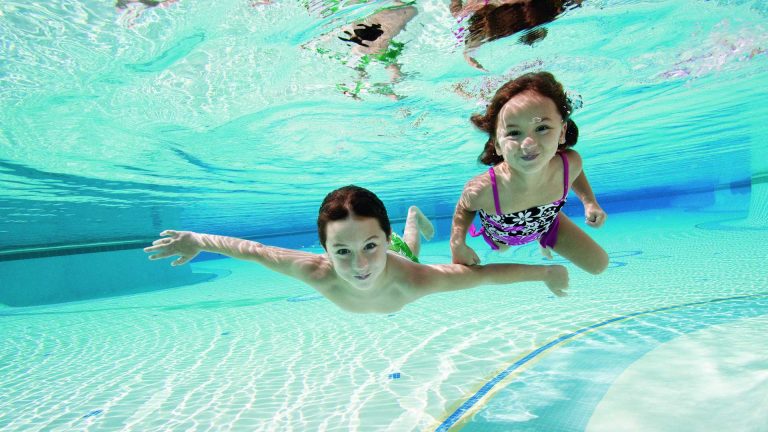 Cursuri inot Aqua Swim pentru copiii care au nevoie de activitate fizica regulata