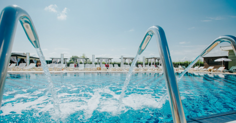 Piscina Hotel Romanita, Recea