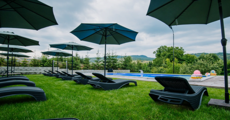 Piscina Pensiunea Biz, Corund